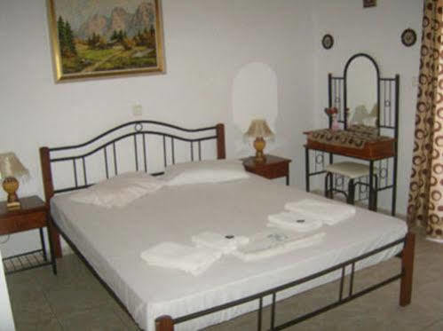 Yannis Pothoulakis Apartments Almirida Exterior foto